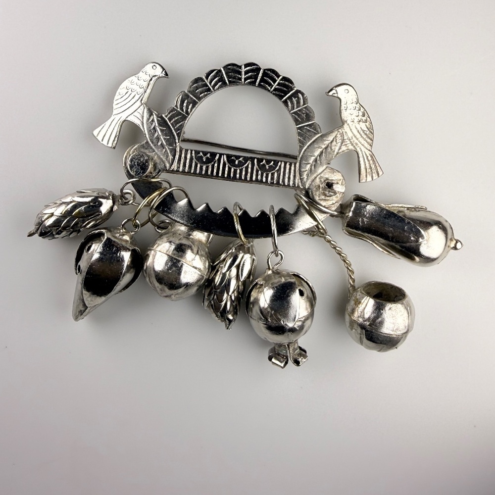 Brazilian Penca De Balangandan Amulet Brooch - Picture 14 of 15